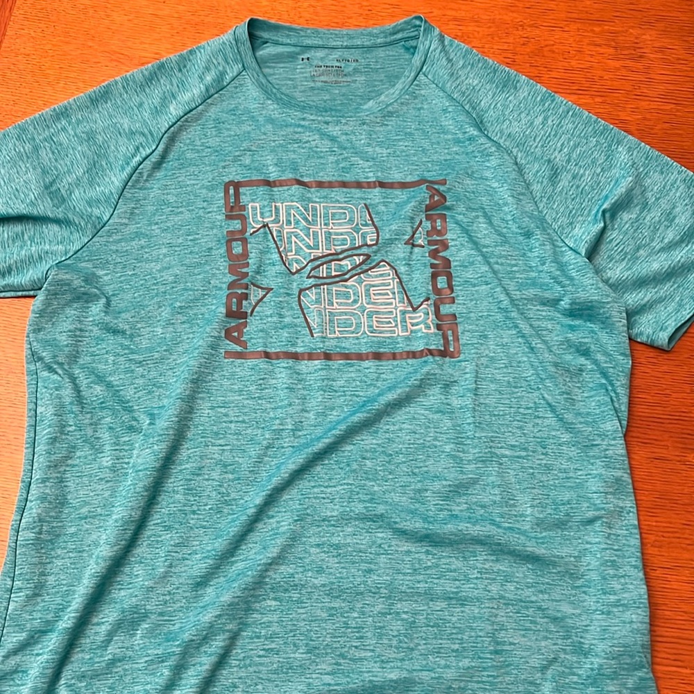 Like new XL Under Armour tech tee tshirt teal